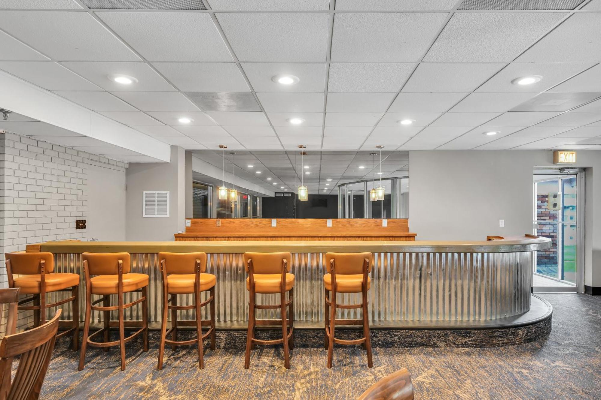 Eastlake Suites Hotel & Conference Center By Oyo Urbana Champaign Exterior foto
